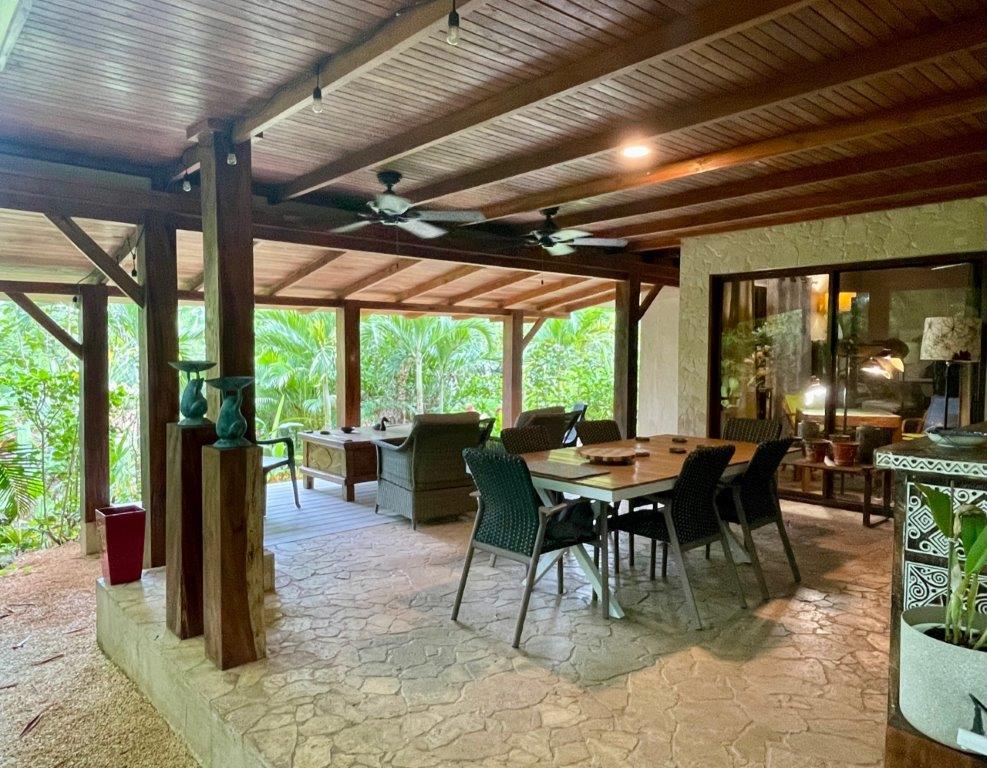 Tropical Jungle Home with Great Rentals